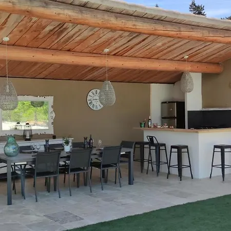 Joli Mazet Mouriesen Villa